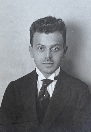 StraussBF300